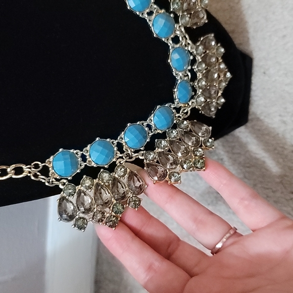 Mark Avon Statement Necklace - Picture 2 of 7